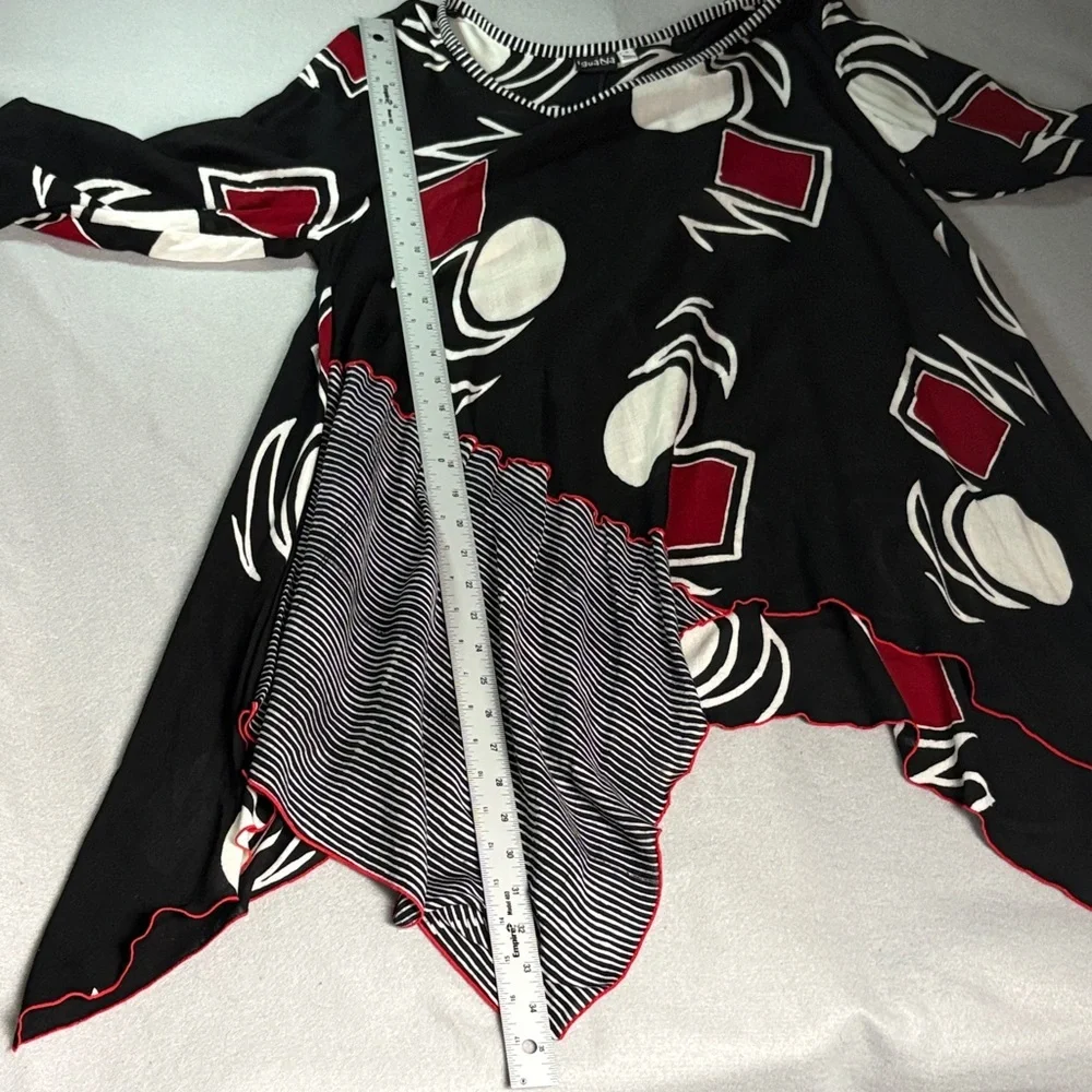 IGUANA Artsy Asymmetrical Tunic Top Black Red White Mixed Print - Picture 11 of 11